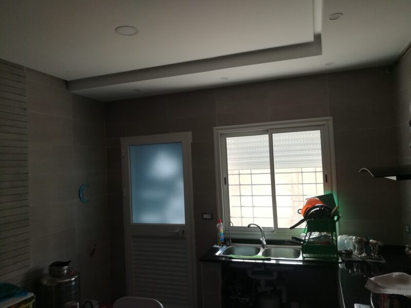 Opportunité rare ariana essoughra. bâtiment: villa et 5 app