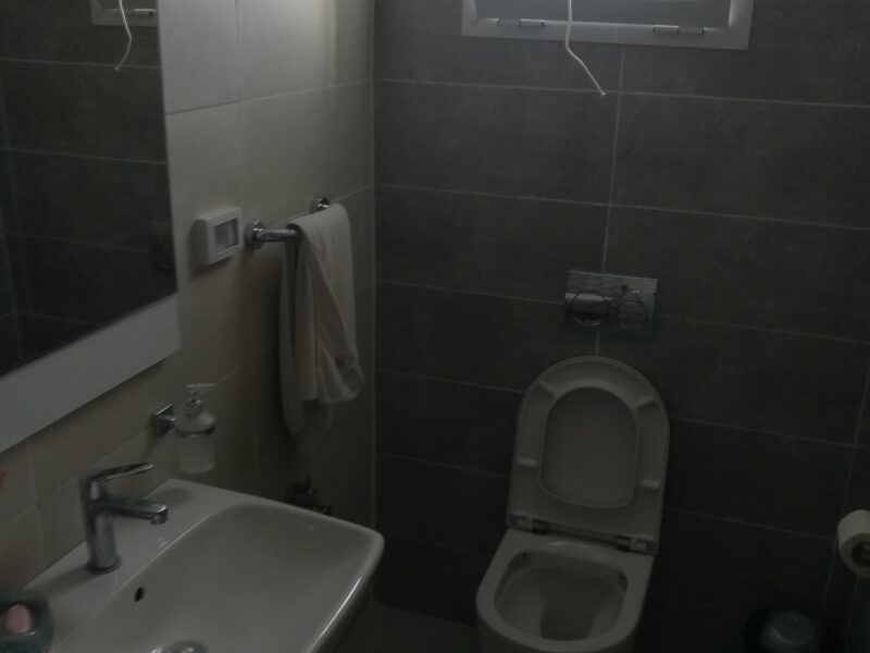 Opportunité rare ariana essoughra. bâtiment: villa et 5 app